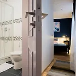 New & Modern Old Διαμέρισμα *