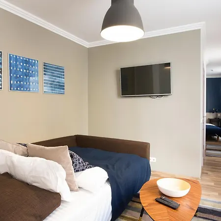 New & Modern Old Апартаменты